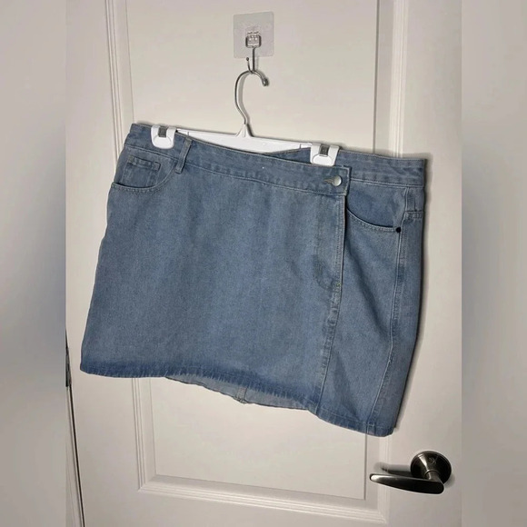 Unbranded | High  Waist A-Line Asymmetrical Jean Skirt | Size 2XL [121] - Picture 3 of 5